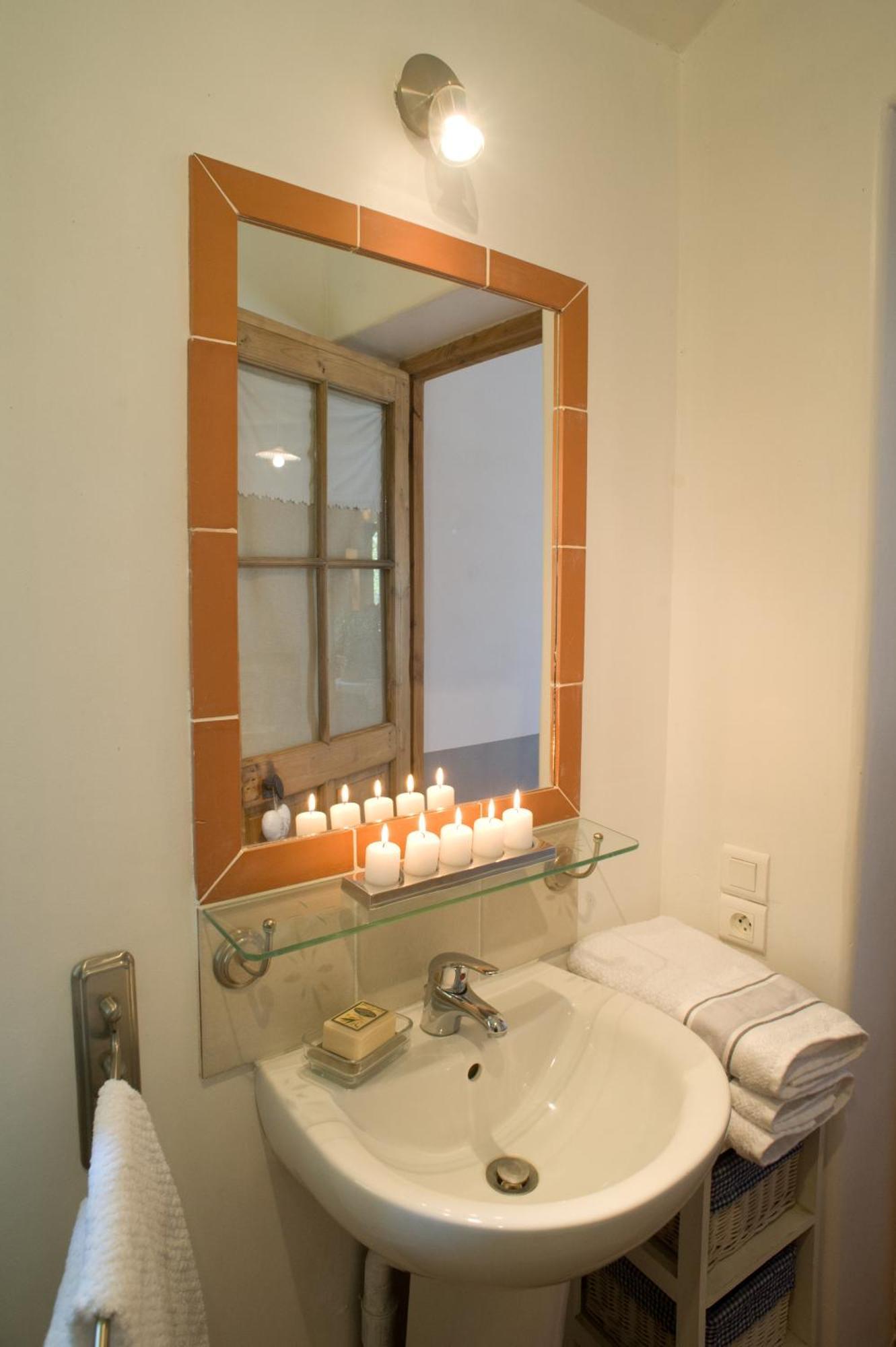 Chambres D'Hotes Domaine Des Machottes Grans Εξωτερικό φωτογραφία