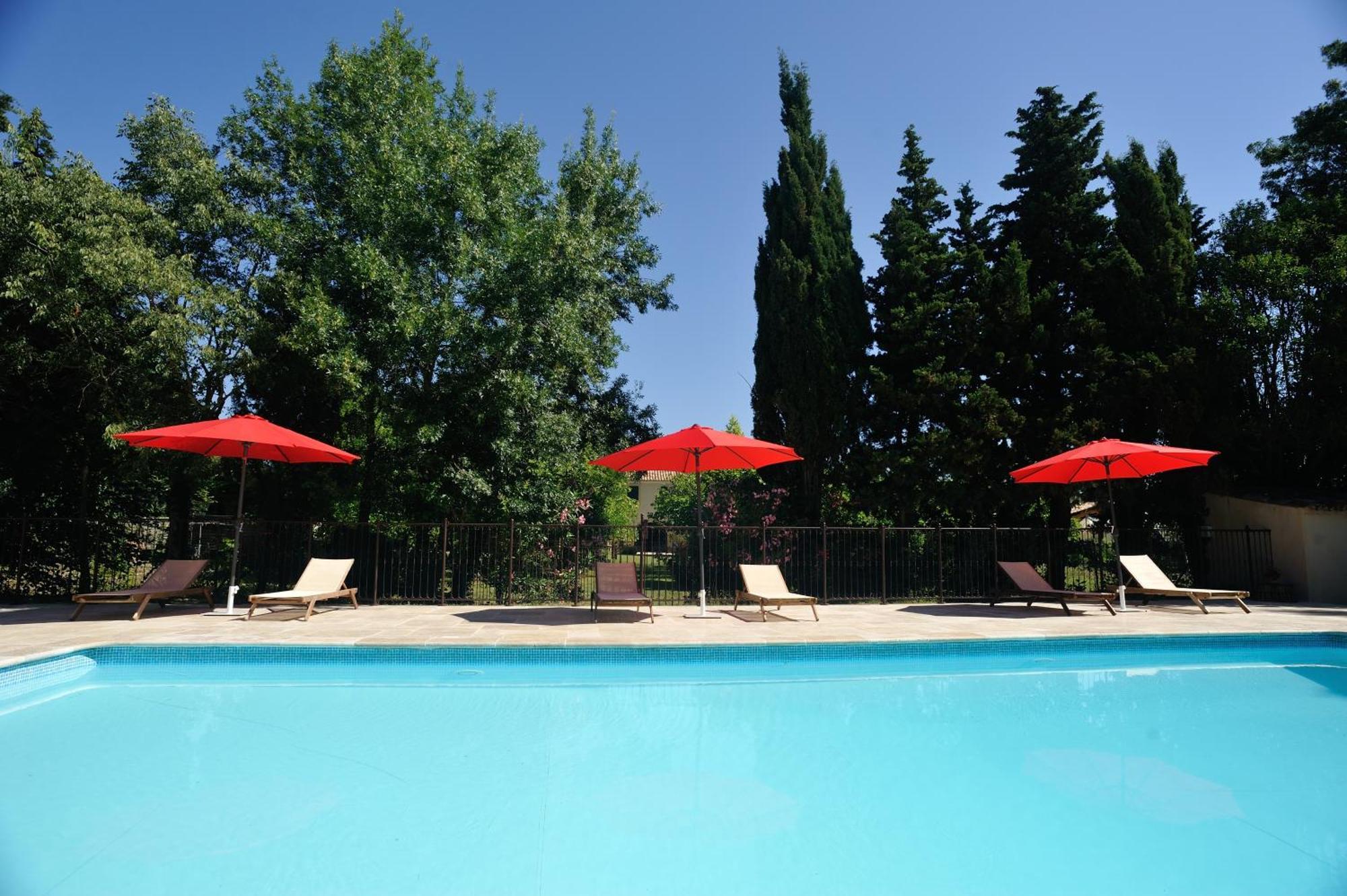 Chambres D'Hotes Domaine Des Machottes Grans Εξωτερικό φωτογραφία