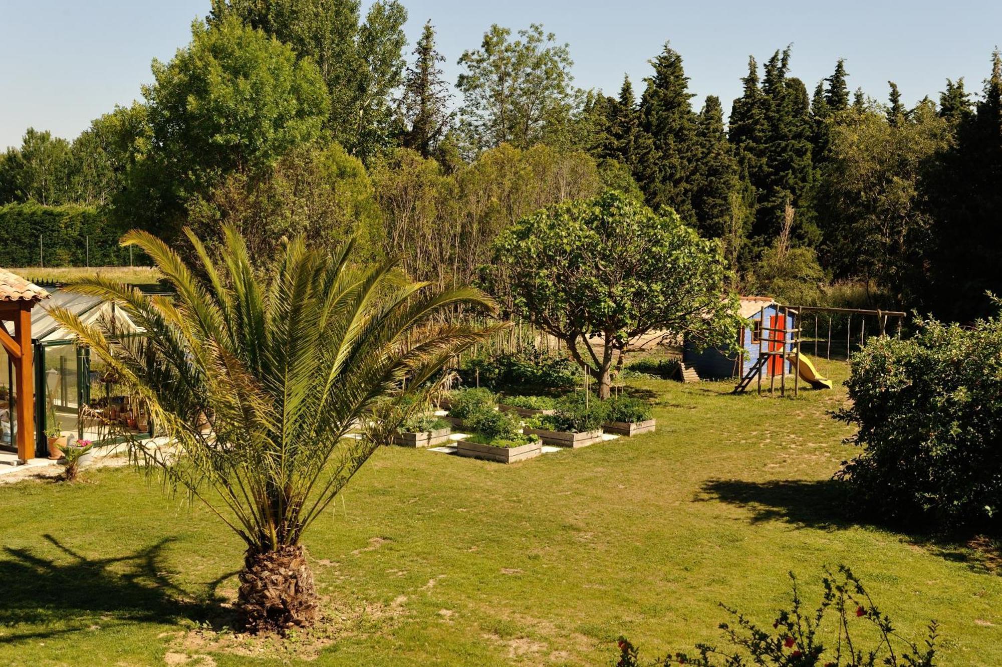 Chambres D'Hotes Domaine Des Machottes Grans Εξωτερικό φωτογραφία