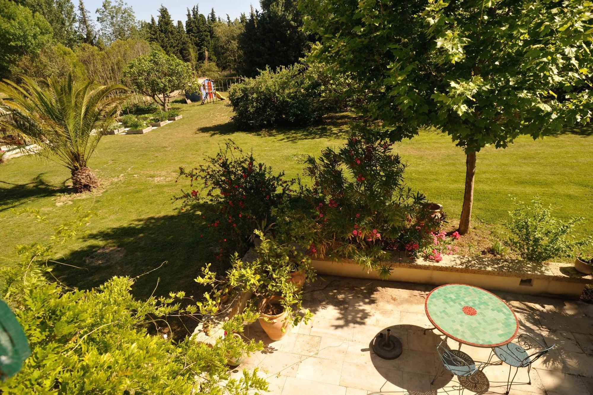 Chambres D'Hotes Domaine Des Machottes Grans Εξωτερικό φωτογραφία