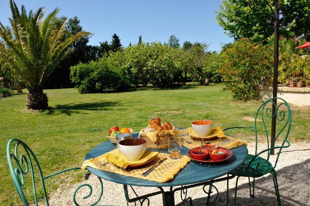 Chambres D'Hotes Domaine Des Machottes Grans Δωμάτιο φωτογραφία