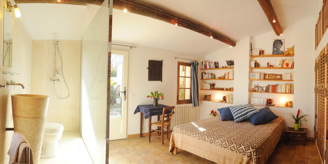 Chambres D'Hotes Domaine Des Machottes Grans Εξωτερικό φωτογραφία